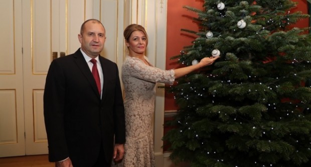 Честито Рождество Христово Пожелавам здраве и радост във всяко българско