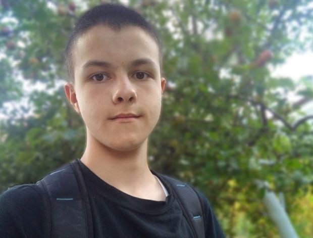 Няма тайни в компютърния свят за 14-годишния Радостин Чолаков. Талантливият