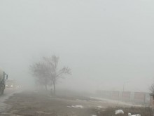 Пътното платно на Кукленскo шосе се превърна в сметище
