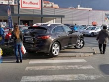 Грубо изпълнение пред "Кауфланд" в Кючука