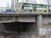 Асеновград спешно търси пари за ремонт на моста при пазара