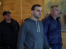 Потвърдиха присъдите на полицаите, откраднали бус с хиляди цигари