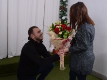 Нестандартно предложение за брак трогна екипа на варненска болница