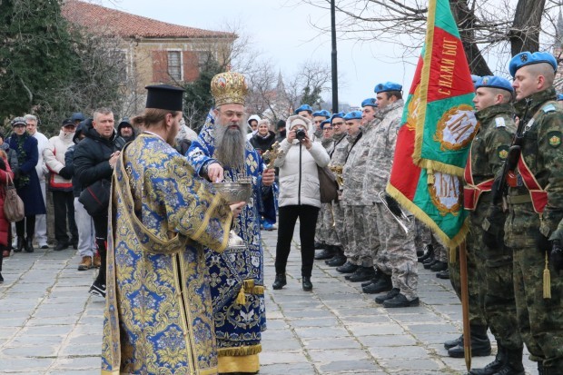 Освещават бойните знамена в Пловдив