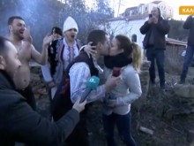 Предложение за брак след леденото хоро в Калофер!