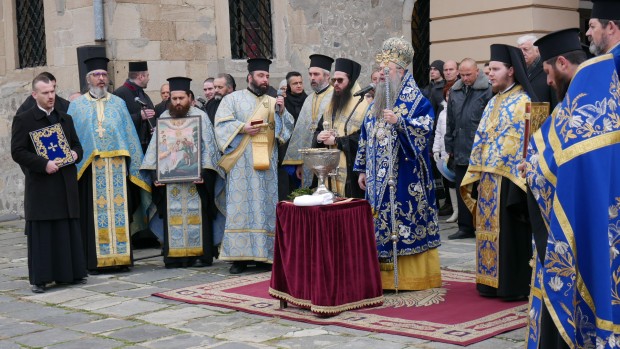 В Пловдив започна освещаването на бойните знамена