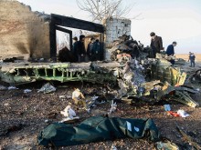 Украински самолет със 176 души на борда се разби в Иран