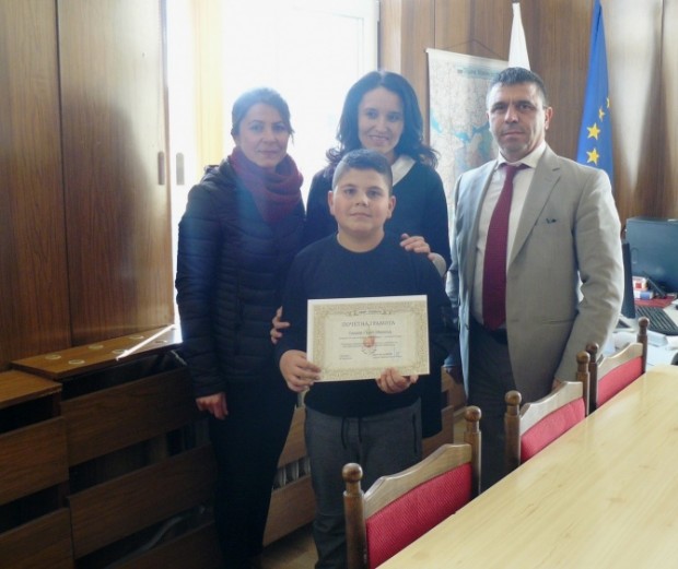 Директорът на ОД на МВР Кърджали старши комисар Атанас Илков връчи почетна