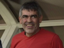 Един от най-добрите спортни лекари празнува днес