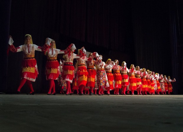 Над 500 танцьори от клуб за народни танци Моряците ще