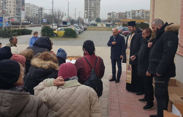 В "Тракия" раздадоха 400 порции курбан за Антоновден