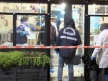 Драма в Истанбул! Неадекватен българин влетя с мачете в турски ресторант и опита да вземе заложници