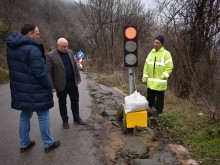 Поставен е светофар в района на свлачището под Асеновa крепост