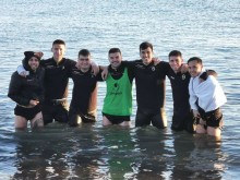 Вижте как футболистите на Локо възстановяват в Средиземно море