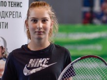 Запознайте се с Мария Рогачева - изгряващата тенис звезда на Пловдив
