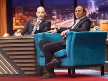 Вечерното шоу на bTV със секси певица, но без балет