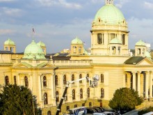 Мъж се самоуби пред парламента в Белград