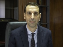 Кмет ще дари месечната си заплата за болно дете