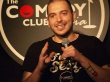 Грък или българин? Интересни факти от живота на Николаос, който сменя Слави Трифонов!