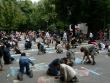 Деца от 1 до 12 години рисуваха в градската градина