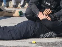 Арести в "Столипиново"!