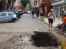Багер не може да влезе на "Отец Паисий", за да зарие огромна яма