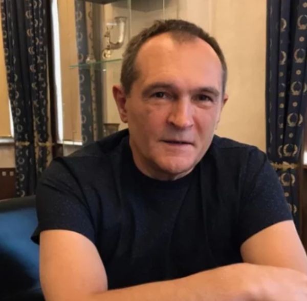 Бизнесменът Васил Божков заяви пред БНТ че трудно би се