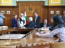 Пловдивчани задръстиха приемната на Зико
