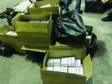 Полицаи задържаха край Пловдив чужденци за контрабанда на маркови стоки