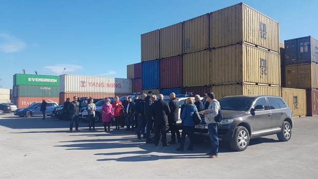 Както Varna24 bg информира 28 от пристигналите до момента 127 контейнера с