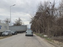 Безброй боклуци се трупат от обект до Гребната база