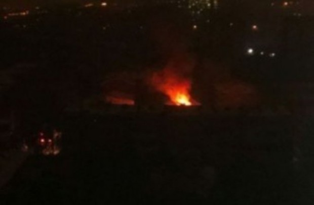 Автомобил се удари във фургон и се запали на Пловдив - Асеновград