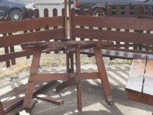 Пирони застрашават децата на площадка в "Кючук Париж"