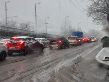В Пловдив: Малко сняг = пътен ад