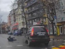 Шофьор засне неволно как автомобил блъска човек в Пловдив