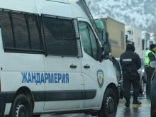 Над 30 арестувани на "Калотина" заедно с началника