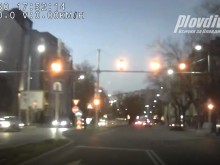 Пропускате ли пешеходците, шофьори?