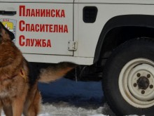 Спасители откриха челник, шансовете на изчезналите в снежната планина баща и син се топят!