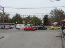 Автобус мина през крака на жена до Централна гара