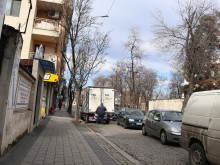 Дават ли служебните камиони право да задръстваш улици?