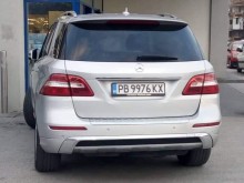 Шофьор на джип опита да влезе директно в "Лидл"!