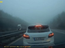 Хулиган с Porsche Cayenne сътвори голяма простотия на "Тракия"