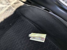 Вижте каква банкнота подхвърли на пловдивски полицаи водач на "Мини Купър"