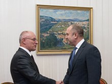 Румен Радев обсъди с управителя на БНБ влизането ни в Еврозоната