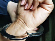 Полицаи задържаха проститутка в момент на усамотение с клиент