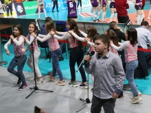 Вижте как малките таланти от "Арт Войс Център" подгряха зрителите в "Колодрума"