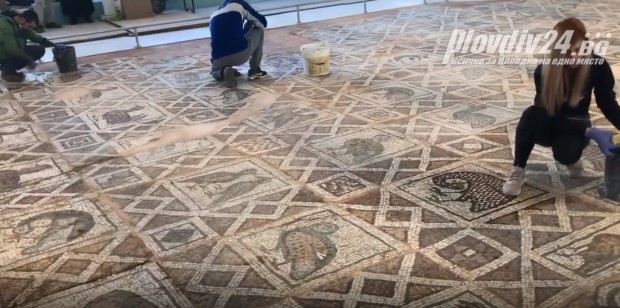 Показаха на американския посланик Голямата базилика в Пловдив