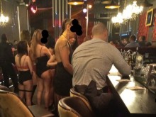 Появиха се кадри от зрелищните арести в пловдивския секс клуб!