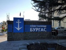 Кораб с китайски екипаж пристигна в Бургас, спазваме всички предписания