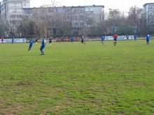 Спартак загря за дербито с Локо, вкарвайки 5 гола в Бургас
